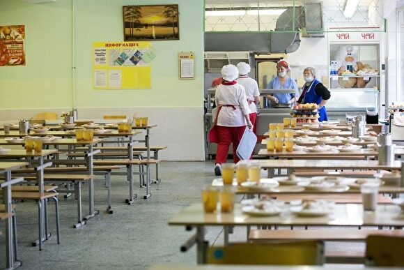 В Ульяновске начата проверка после жалоб школьников на еду с червями