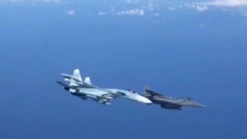 Зарубежное СМИ впечатлило противостояние СУ-27 и F-16