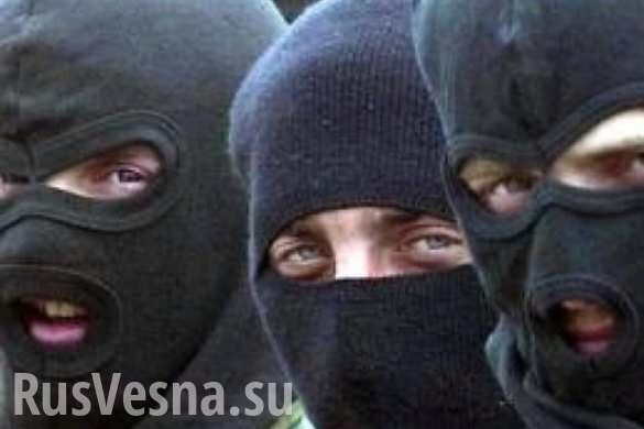 Бандиты в камуфляже и с автоматами ограбили ювелирный магазин под Киевом