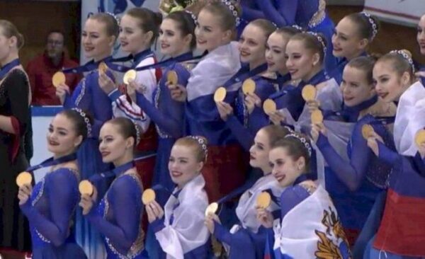 Екатеринбургские фигуристки стали трехкратными мировыми чемпионами