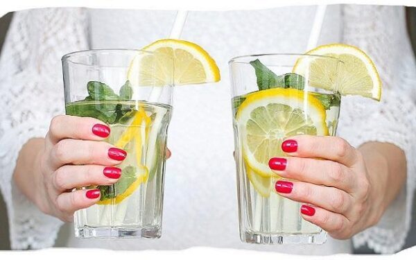 Эксперты раскрыли всю пользу лимонной воды