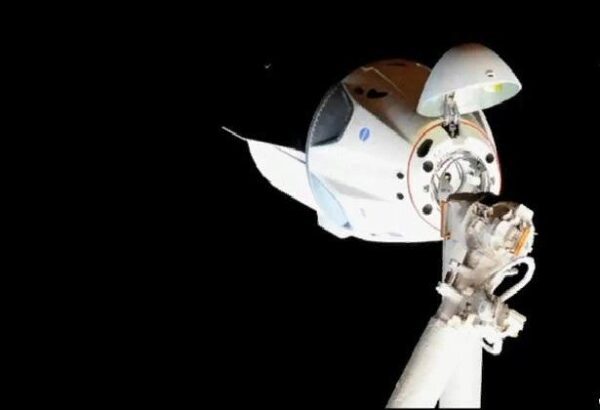 Капсула SpaceX успешно состыковалась с МКС - NASA