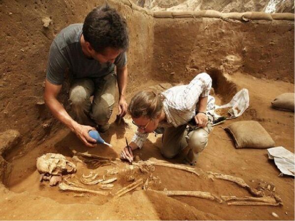 На острове Корсика археологи обнаружили древнюю этрусскую гробницу