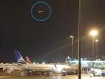 Над главным аэропортом Перу появились НЛО