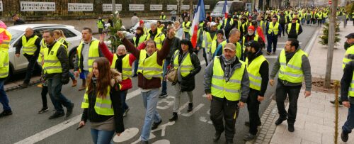 Протестанты в «Жёлтых жилетах» собрались в центре Парижа