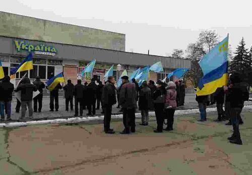 Тролль 80-го уровня: украинский мэр пришел протестовать на митинг против себя и остался не узнанным