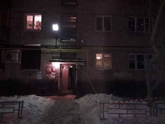 В Екатеринбурге на девятилетнего мальчика с пятиэтажки упала глыба льда