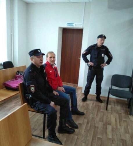 В Магнитогорске глава района, задержанный за взятку и поборы, отправлен под домашний арест