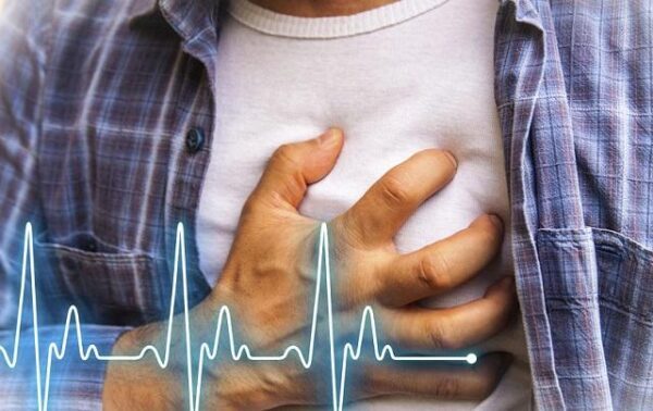 Врачи назвали 9 неочевидных симптомов проблем с сердцем