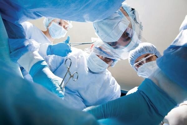 Хирурги из Волгограда стали первыми, кто провел операцию на экзоскелете