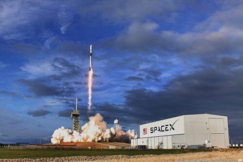 Инцидент на космодроме SpaceX может задержать его первый пилотируемый полет