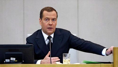 Медведев признал необходимость «просто выживать» для многих россиян