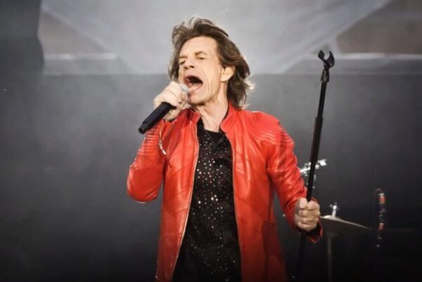 Мик Джаггер серьезно болен: тур Rolling Stones отменен