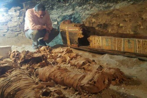 Найдены две мумии на древнем кладбище Египта