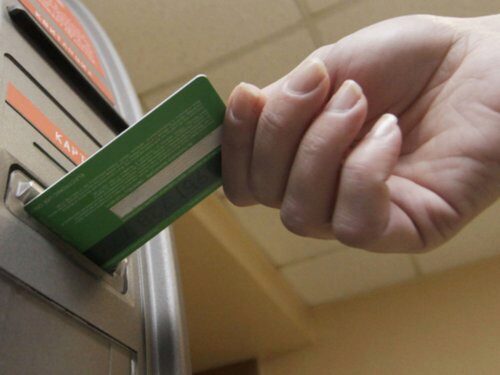 Трудовая копейка – советский рубль бережёт: В России предложили снятие наличных в банкоматах без процентов