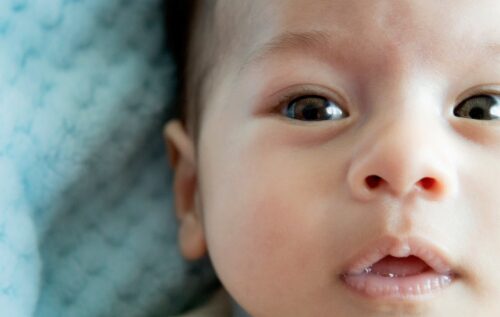 Ученые научились определять возраст ребёнка «по движению глаз»