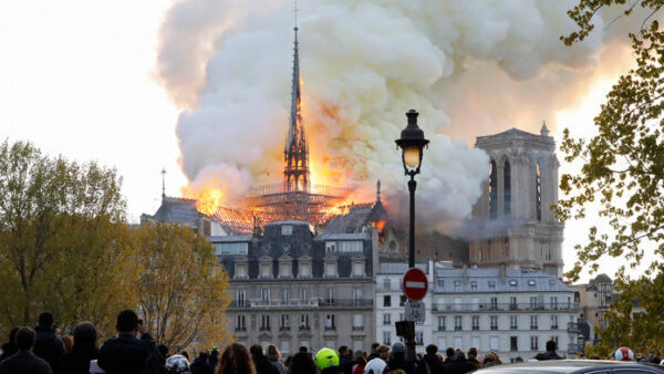 Восстановить после пожара собор Парижской Богоматери помогут владельцы Christie’s и Gucci