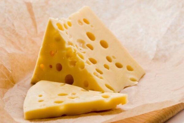 Всего один кусочек сыра в день поможет защититься от смертельно опасной болезни, - ученые