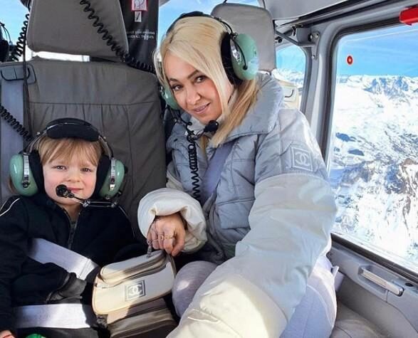 Яна Рудковская с сыном побывали на дне рождения дочери Елены Перминовой