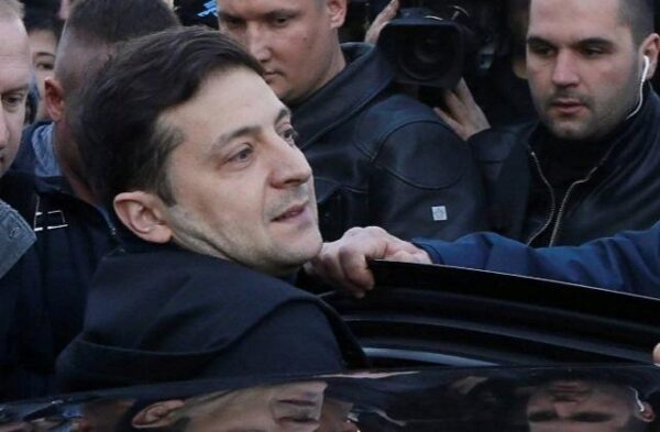 Зеленский попросил МВД Украины приставить к нему охрану