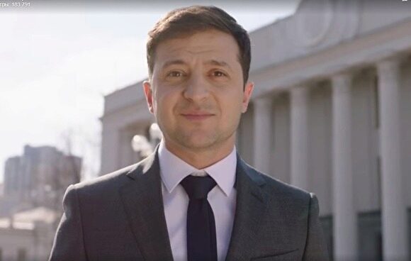 Зеленский пригласил Тимошенко выступить модератором на его дебатах с Порошенко