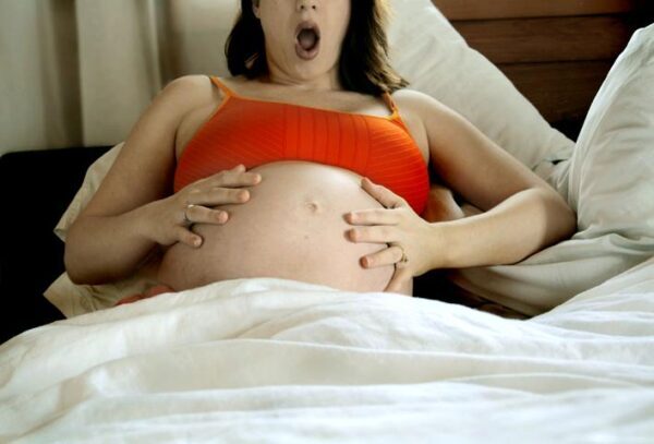 Женщина не замечала собственной беременности, пока не начала рожать
