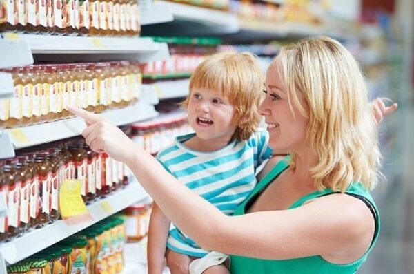 «Детские» продукты, которые категорически нельзя давать ребенку