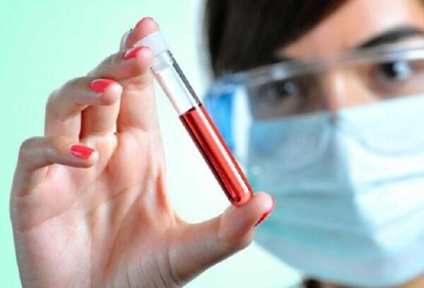 Группу крови, защищающую от опасной болезни, назвали ученые