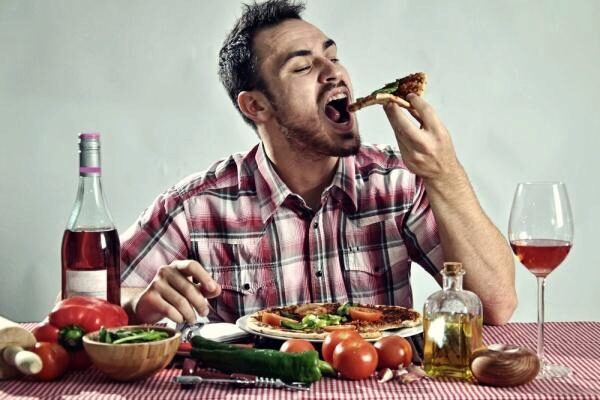 Характер мужчины по манере употребления еды