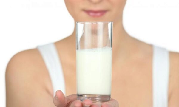 Коровье молоко может вызывать рак груди, - предупреждает главный ветврач России