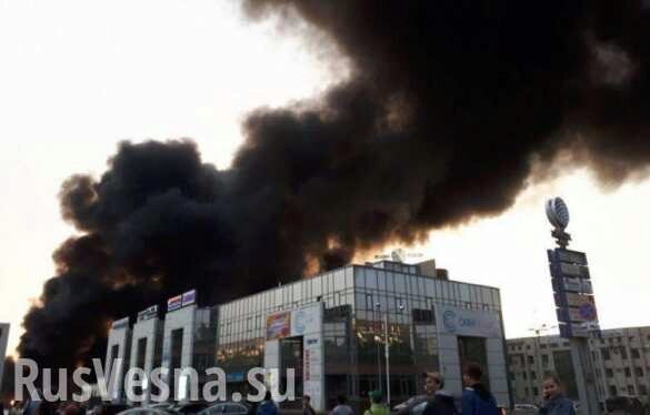 Масштабный пожар в Кемерово — горит автосалон (+ВИДЕО, ФОТО)