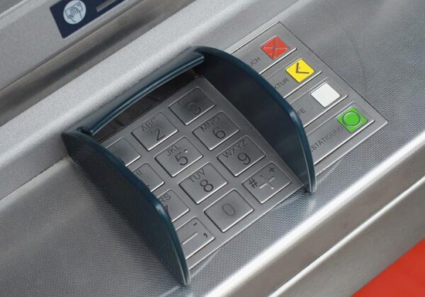 Новый способ хищения денег через терминалы Сбербанка придумали мошенники