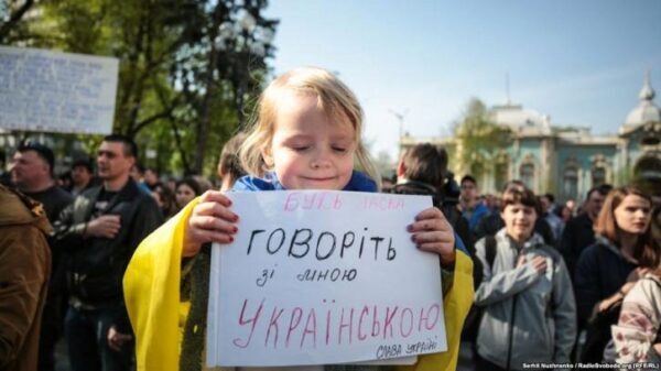 Представитель Зеленского назвал «кнутом» закон об украинском языке