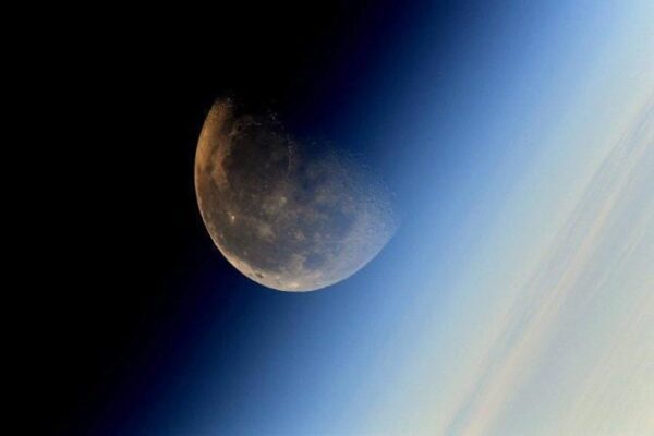 «Роскосмос» осуществит высадку человека на Луну в 2030 году
