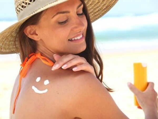 Солнцезащитный крем опасен для здоровья - эксперты