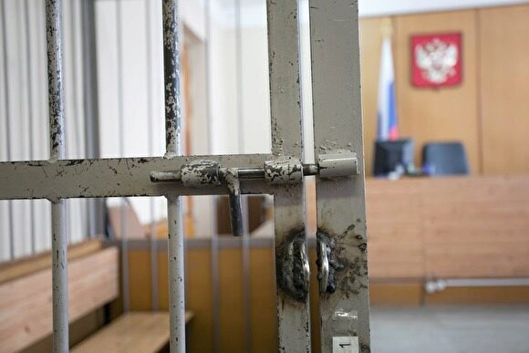 В Екатеринбурге волонтер штаба Навального арестован на 10 суток за акцию у Драмтеатра