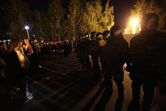 Восемь защитников сквера в Екатеринбурге арестованы на сроки от 5 до 15 суток