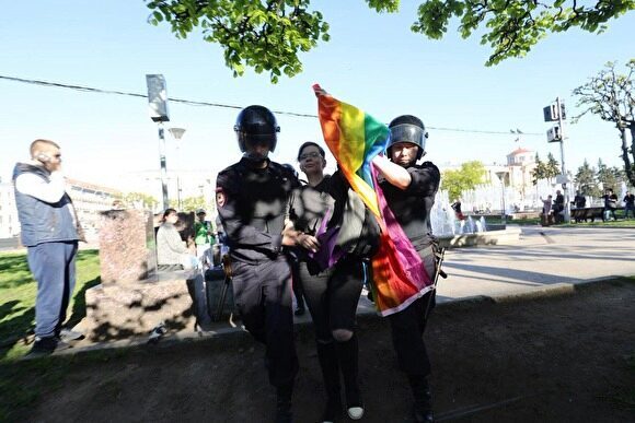 В Петербурге прошла акция в честь дня борьбы с гомофобией. Есть задержанные