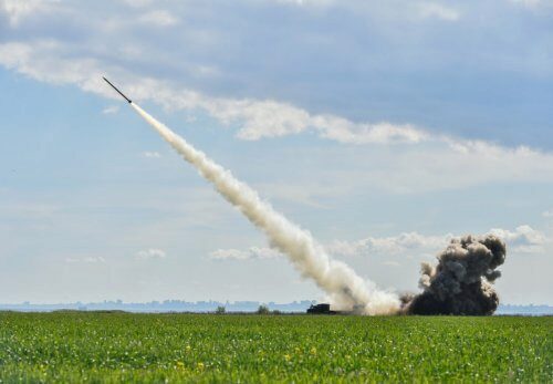 ВВС Израиля засекли запуск 90 ракет из сектора Газа