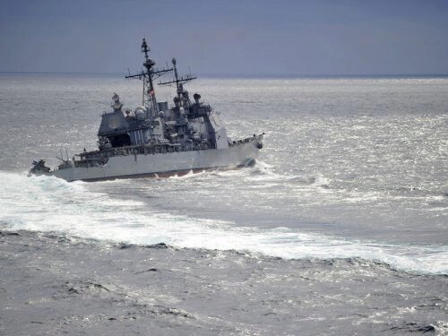 Американский военный крейсер подрезал российский корабль