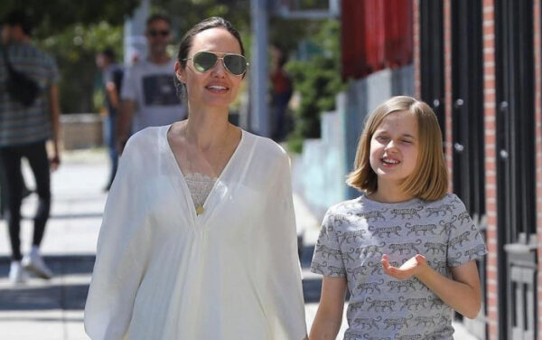 Анджелина Джоли посетила зоомагазин в компании младшей дочери