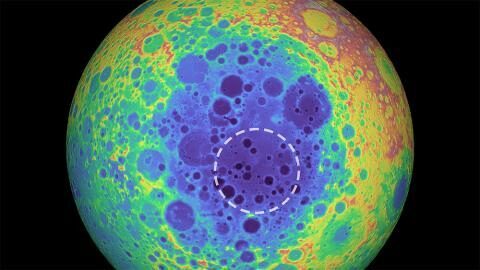 Исследователи обнаружили таинственный материал под самым большим кратером Луны