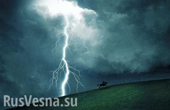 На Западной Украине молния убила мужчину и его лошадь (ВИДЕО)