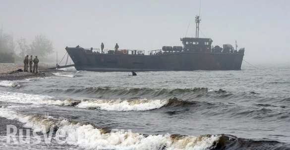 «Напугать Россию»: Поляки пробили днище военного корабля во время высадки десанта НАТО (ВИДЕО)