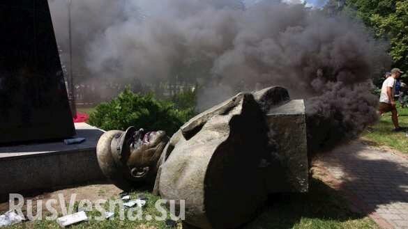 Памятник Жукову должен быть декоммунизирован, — институт «національної» памяти