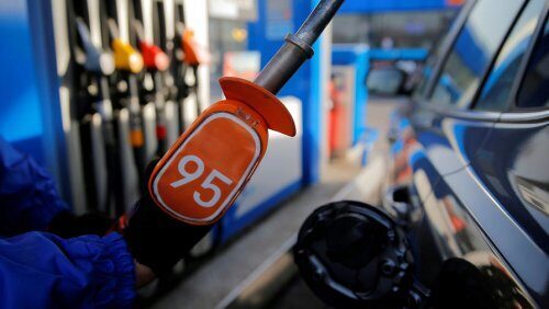 Правительство больше не будет замораживать цены на бензин и дизельное топливо