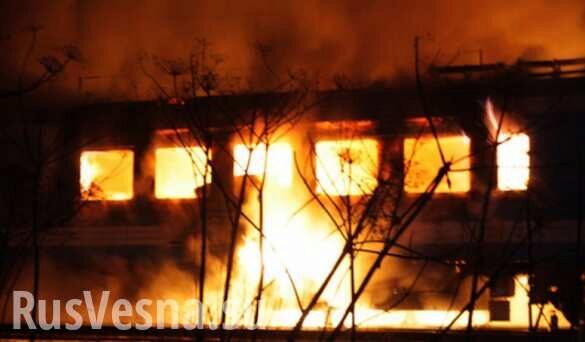В Адыгее пассажирский поезд столкнулся с грузовиком, вспыхнул пожар (+ВИДЕО)