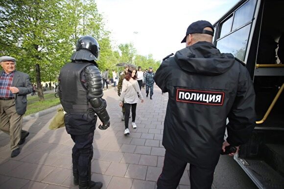 В полиции назвали причину задержаний на Хохловской площади в Москве