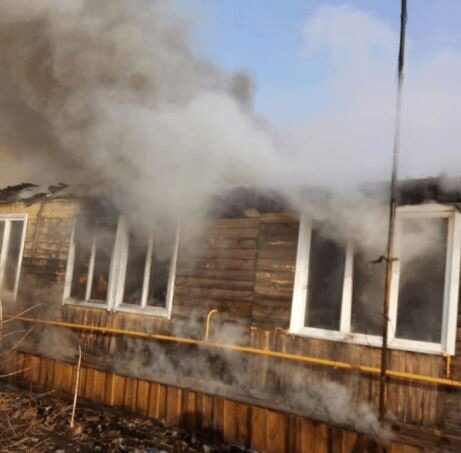 В Уренгое больше 20 человек остались без жилья из-за сильного пожара