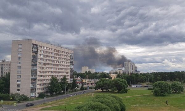 Ядовитый дым накрыл два района Петербурга